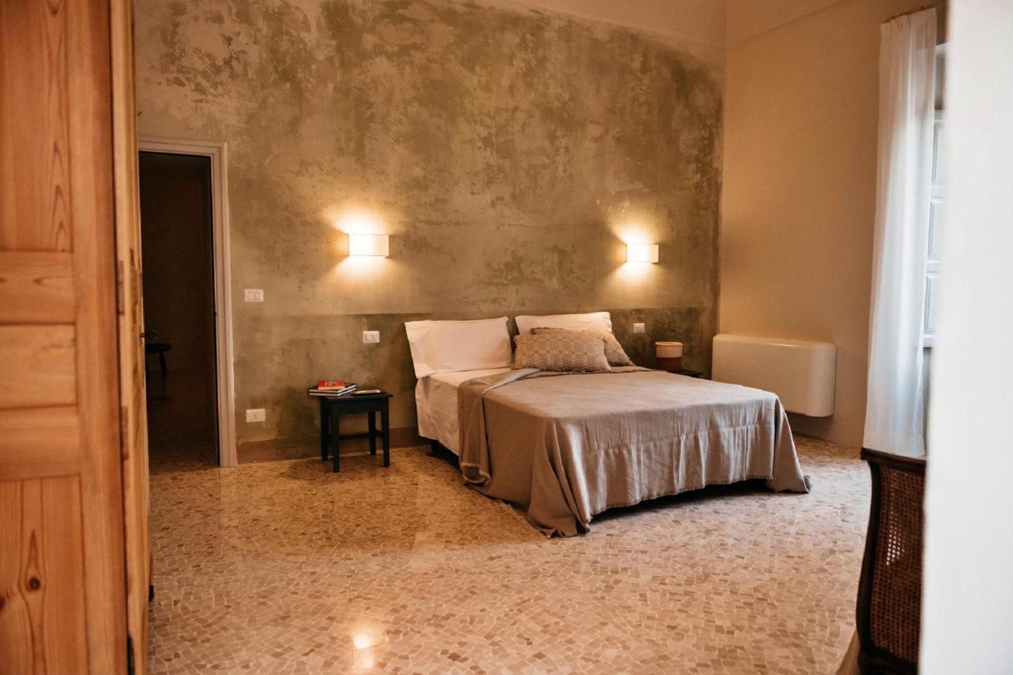 Отель Palazzo Pati Tiggiano Экстерьер фото
